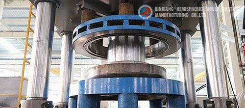 An Enterprise Sends Large-Sized Head Molds to Changzhou Area